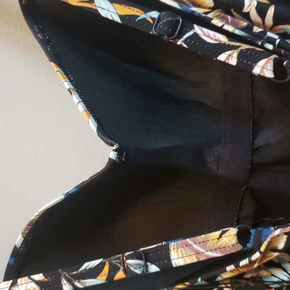 NipTuck NWT Twist Front Blue and Orange Floral Print Swimsuit, size 6 - Picture 5 of 6